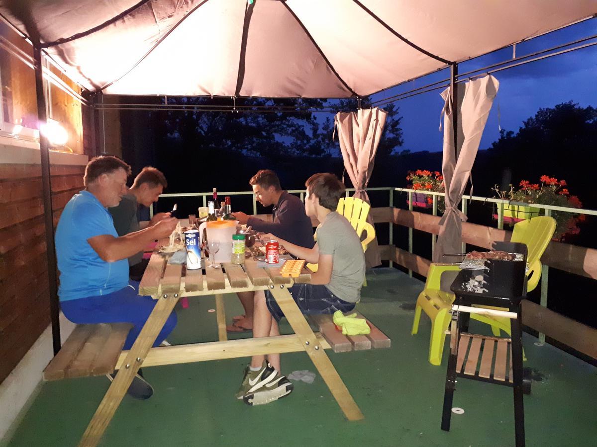 Le Grand Val Bed & Breakfast Lavastrie Екстериор снимка